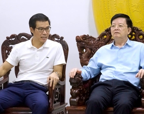 Phó thủ tướng Mai Văn Chính thăm Trường đại học Tôn Đức Thắng, dự bế mạc giải bóng đá công nhân