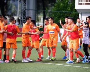 Trích tiền thưởng Giải bóng đá công nhân, viên chức ủng hộ đồng bào miền Trung