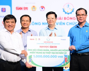 Bạn đọc báo Tuổi Trẻ ủng hộ 1 tỉ đồng tới đồng bào miền Trung chịu thiệt hại bởi lũ lụt