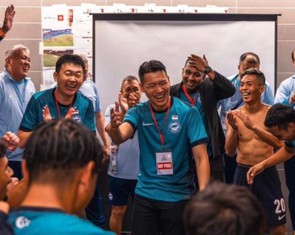 Bộ trưởng Singapore xin rút lại lời sau khi gọi cầu thủ và người hâm mộ Hong Kong là kẻ ngốc