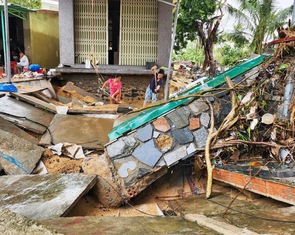 Lũ rút, cơ nghiệp trôi theo nước