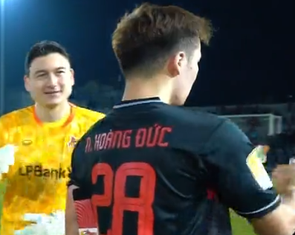 CLB Ninh Bình thoát thua bằng quả 11m phút 89