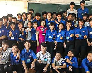 Nhớ bụi phấn trên mái tóc thầy cô - Kỳ 6: Cô giáo một mình vào tiệm net cứu học trò nghiện game