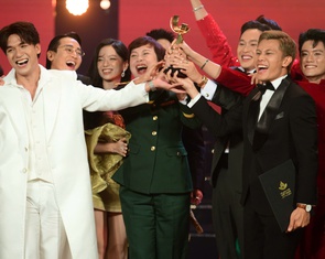 Mưa đỏ nhận Bông sen vàng cùng 4 giải cá nhân xuất sắc tại Liên hoan phim Việt Nam