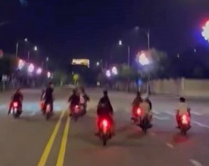 Phạt nhóm ‘quái xế’ dàn hàng ngang lạng lách trên đường phố Đồng Hới