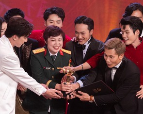 Đặng Thái Huyền vỡ òa hạnh phúc vì Bông sen vàng, không ảo tưởng khi 'Mưa đỏ' dự Oscar