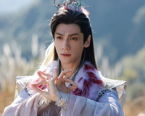 Ngán ngẩm 'đánh phấn trước, đánh giặc sau' trong phim cổ trang Trung Quốc