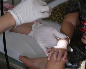 Bệnh tay chân miệng tăng nhanh ở nhiều tỉnh thành miền Tây