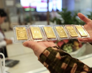 Giá vàng bật tăng trở lại, cao hơn giá thế giới 21,1 triệu đồng/lượng