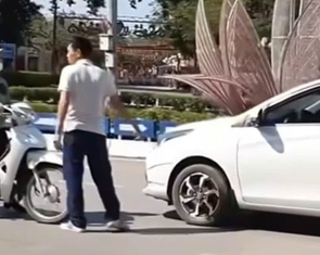 Đi ô tô ngược chiều vòng xoay, còn dừng lại cãi vã, tài xế bị phạt 19 triệu đồng