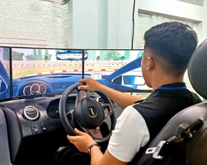 Người dân, chuyên gia ủng hộ sớm bỏ thi mô phỏng sát hạch lái xe