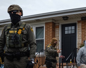 Mỹ dừng xét duyệt hồ sơ xin tị nạn trong nước