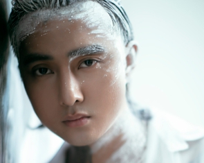 Nghệ sĩ đừng 'tiêu chuẩn kép': Vừa muốn nổi tiếng và được yêu, vừa ngạo mạn cá nhân lệch chuẩn