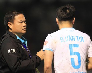 CLB Nam Định đua trụ hạng