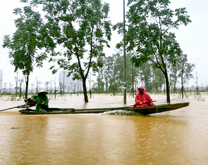 Huế lại mưa trắng trời, người dân đón trận lũ thứ 3 trong vòng 1 tuần