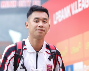 Đình Khương thoát án đạp rách chân tuyển thủ Việt kiều