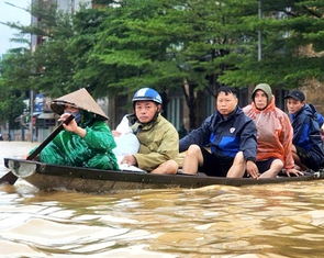 'Một tuần ba lần chạy lụt'