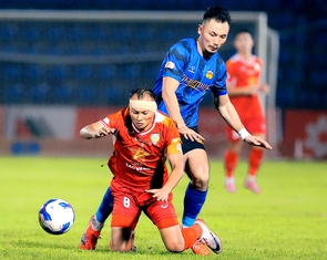 Bảng xếp hạng V-League vòng 10: Hoàng Anh Gia Lai thoát chót bảng
