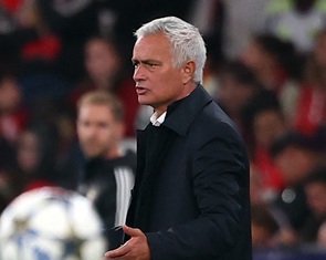 HLV Mourinho vẫn chưa biết mùi chiến thắng tại Champions League