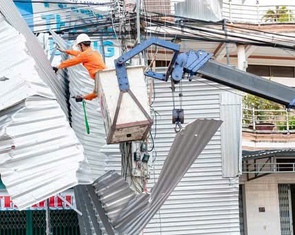 EVN phấn đấu cấp điện 'hậu bão 13' trước ngày 11-11