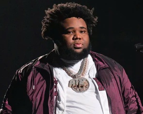 Chưa kịp ăn mừng nhận đề cử Grammy, nam rapper bị bắt vì dùng ma túy và tàng trữ vũ khí