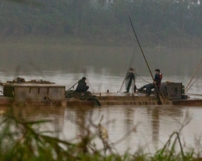 Siết chặt quản lý sau phản ánh của Tuổi Trẻ về khai thác cát lậu trên sông Thạch Hãn