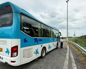 Xe khách giường nằm 'không có hợp đồng' chạy trên cao tốc bị Cục Cảnh sát giao thông xử lý