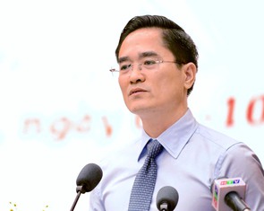 Cửa ngõ TP.HCM tắc nghẽn triền miên: Đại biểu đề nghị Sở Xây dựng 'nói rõ khi nào mở rộng xong'