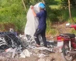 Bỏ rác thải sai quy định bên đường Rạch Cầu Suối, 1 người bị phạt 3,5 triệu đồng