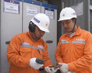 Ngành điện TP.HCM khuyến cáo người dân dùng điện an toàn trong thời tiết cực đoan