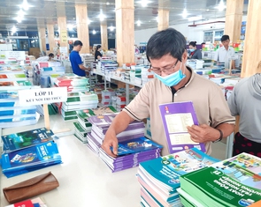Làm một bộ sách giáo khoa cho cả nước: Cần quy trình 'tinh tuyển - tích hợp'