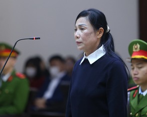 Hình ảnh bà Hoàng Thị Thúy Lan cùng các cựu lãnh đạo tỉnh Vĩnh Phúc cũ tại phiên tòa phúc thẩm