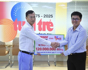 Công ty Xi măng INSEE Việt Nam đóng góp 120 triệu đồng hỗ trợ bà con tái thiết cuộc sống sau bão lũ