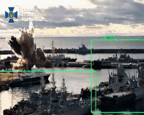 Ukraine tuyên bố xuồng không người lái lần đầu đánh trúng tàu ngầm Nga