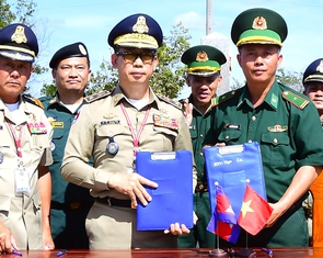 Tiếp nhận 63 công dân từ Campuchia qua cửa khẩu Hoa Lư, đa số từ cơ sở lừa đảo trực tuyến