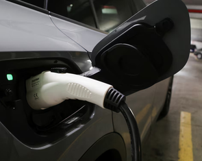 EU phê duyệt gói 1,6 tỉ euro tăng tốc hạ tầng sạc xe tải điện