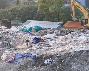 Xã, phường ở Hà Nội chịu trách nhiệm trước thành phố nếu xảy ra đổ rác thải xây dựng không phép
