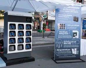 Honda mang tủ đổi pin xe điện 'nhanh như đổ xăng' về Việt Nam từ 2026