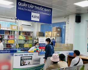 Khi nào TP.HCM cấp thẻ bảo hiểm y tế cho người từ 65 đến 75 tuổi?