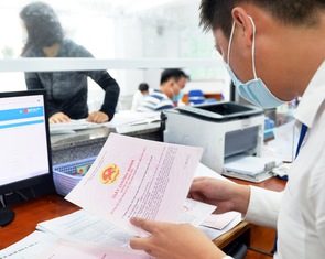 Tin tức sáng 23-12: Đề xuất xem xét cấp sổ đỏ cho đất vi phạm trước 1-7-2014 nếu sử dụng ổn định