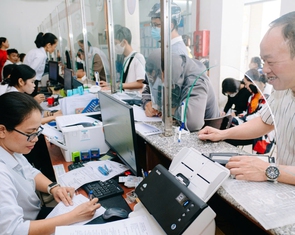 Bộ Y tế chuẩn hóa, số hóa thủ tục hành chính trên toàn quốc, ưu tiên giấy phép hành nghề