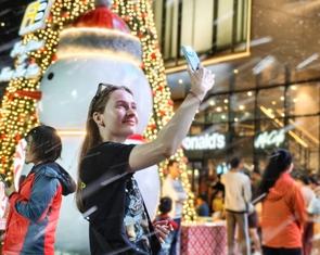 Phố biển Nha Trang lộng lẫy trong không khí Giáng sinh