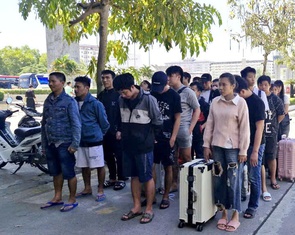 77 người Việt được Campuchia bàn giao, nhiều người từng làm việc tại khu lừa đảo