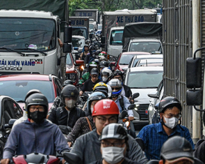 Đề nghị miễn giảm thuế, phí cho chủ xe xăng chuyển sang xe điện, kèm hỗ trợ tiền