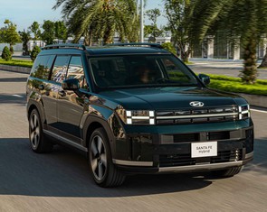 Tin tức giá xe: Hyundai Santa Fe Hybrid vừa ra mắt đã giảm hàng chục triệu đồng tại đại lý