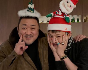G-DRAGON đón Giáng sinh với Ma Dong Seok, fan bảo 'nhìn cứ tưởng AI'