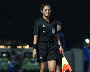 Nữ trợ lý trọng tài Lào Phutsavan Chanthavong vẫn giữ đẳng cấp FIFA 2026