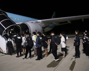 Hàng trăm tỉ USD bị 'hút máu' mỗi năm: Thế giới săn lùng các 'công xưởng' lừa đảo