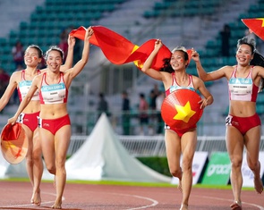 Trao thưởng 1 tỉ đồng cho đội tuyển điền kinh Việt Nam tại SEA Games 33