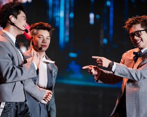 Concert là chỉ hát nhép, nhảy đùng đùng?